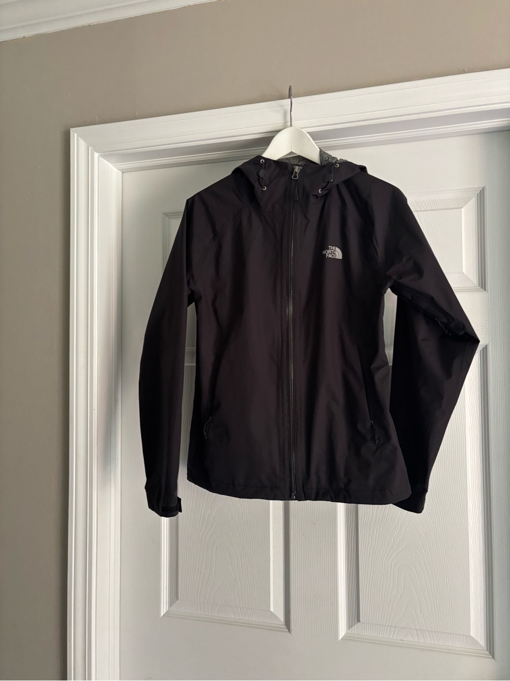 The North Face Black Women's HyVent Flash Dry Rain Jacket Small
